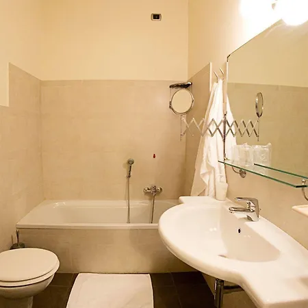 Piazza Del Popolo 3*